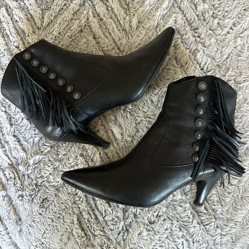 Vintage Belle Sigerson Morrison fringe western leather zip ankle boots